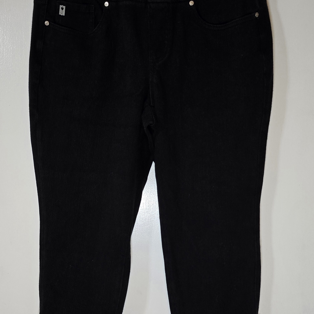 Belle by Kim Gravel Black Capri Jeans